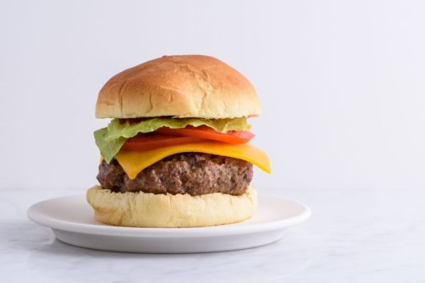 Cheeseburger nutrition facts calories